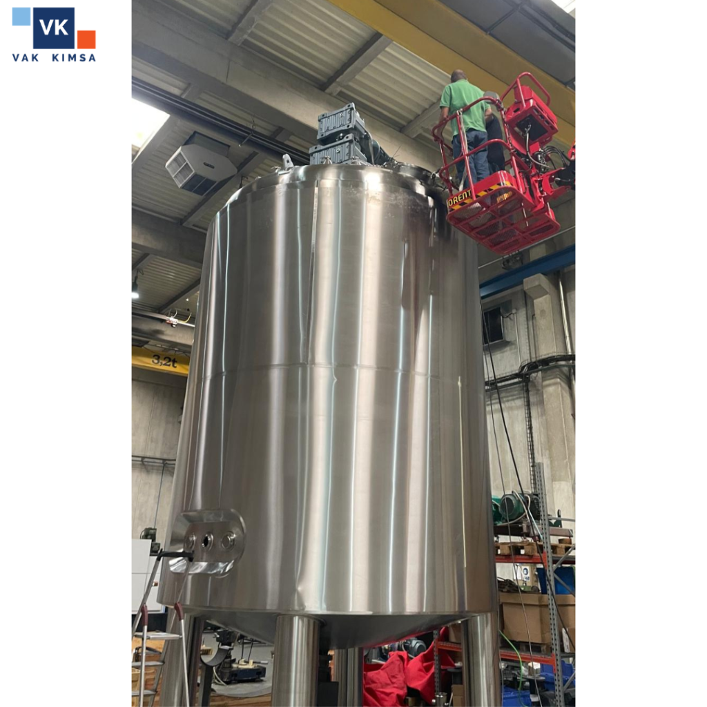 Counter-roating agitator and 30m3 bottom emulsifier